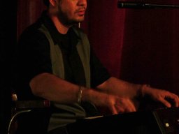 541081_407340722639524_100000907991683_1212709_631613422_n