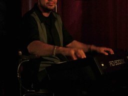 551079_407340682639528_100000907991683_1212708_994617358_n