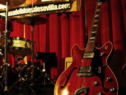 558740_407339915972938_707122019_n